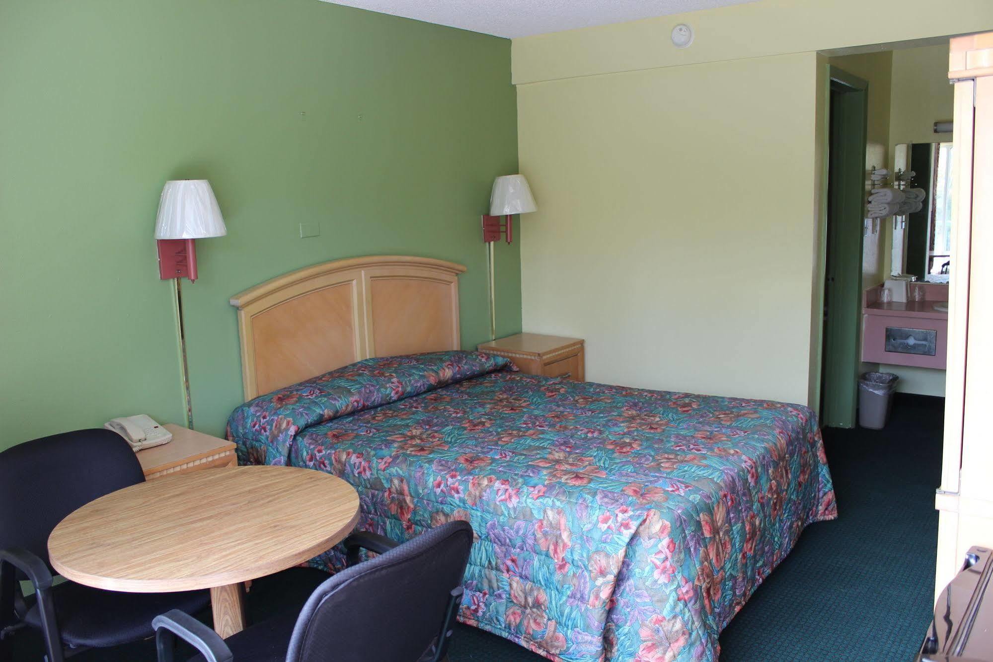 Travelers Inn Gainesville Extérieur photo