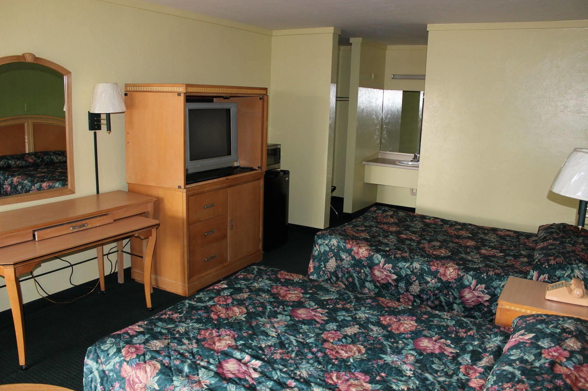 Travelers Inn Gainesville Extérieur photo
