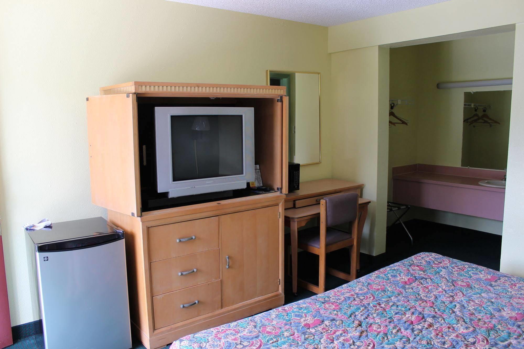 Travelers Inn Gainesville Extérieur photo